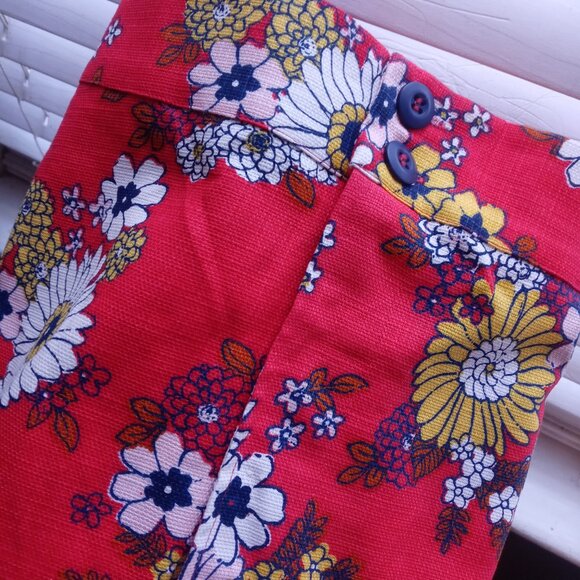 MODCLOTH plus daisy mini skirt in red (22W) - Picture 11 of 12